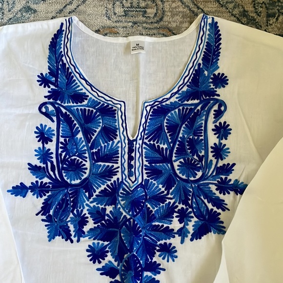 Blue white cotton hand embroidered kurta - Picture 2 of 5